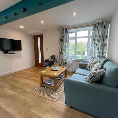 Lovely Ground Floor Apartment In Quiet Village Exeter Eksteriør bilde
