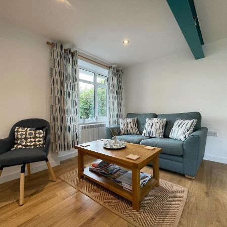 Lovely Ground Floor Apartment In Quiet Village Exeter Eksteriør bilde