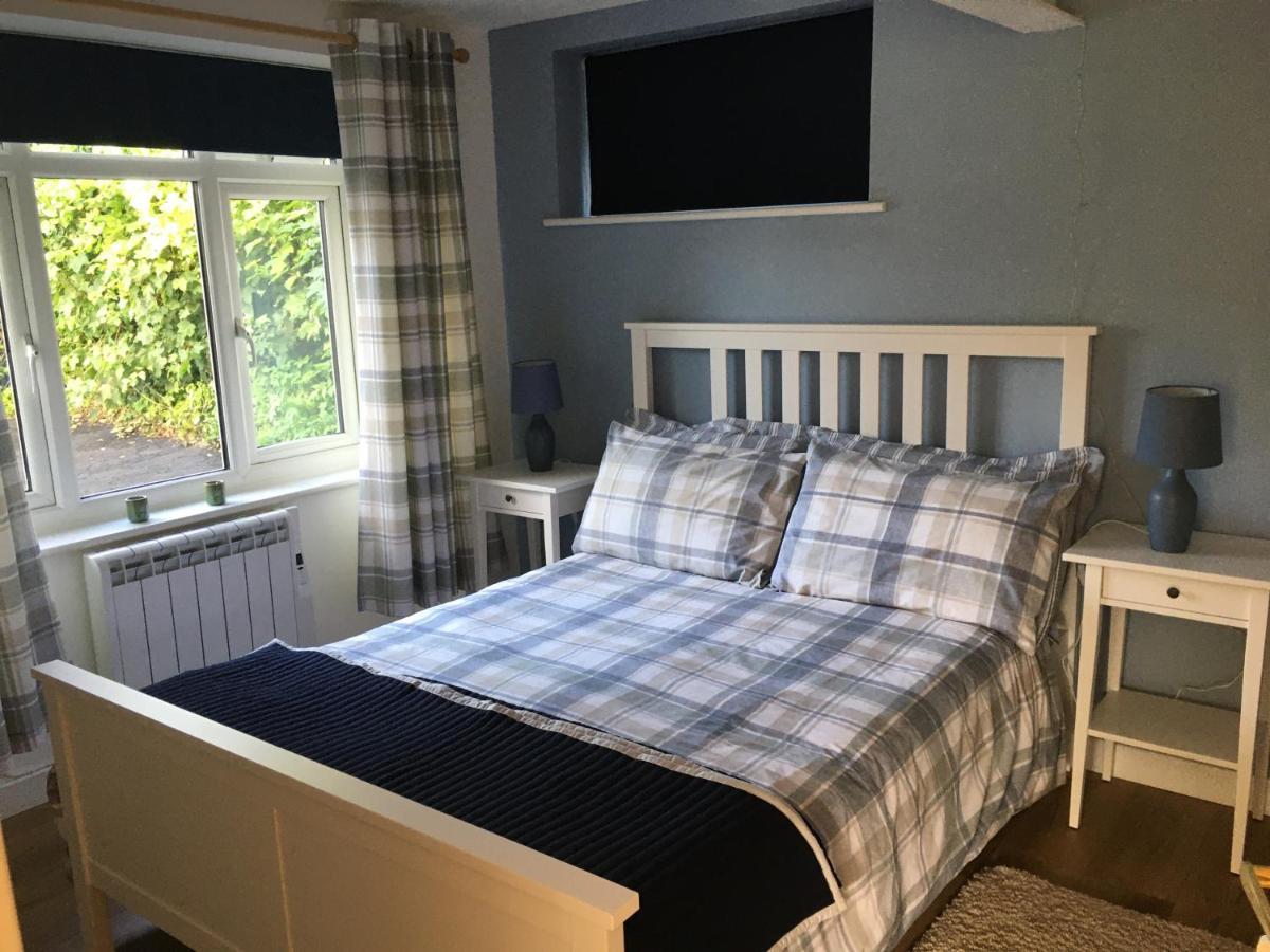 Lovely Ground Floor Apartment In Quiet Village Exeter Eksteriør bilde