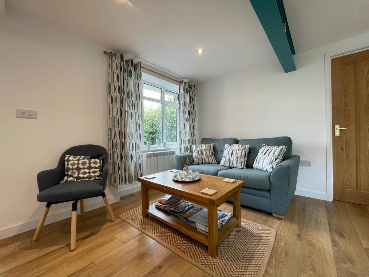 Lovely Ground Floor Apartment In Quiet Village Exeter Eksteriør bilde