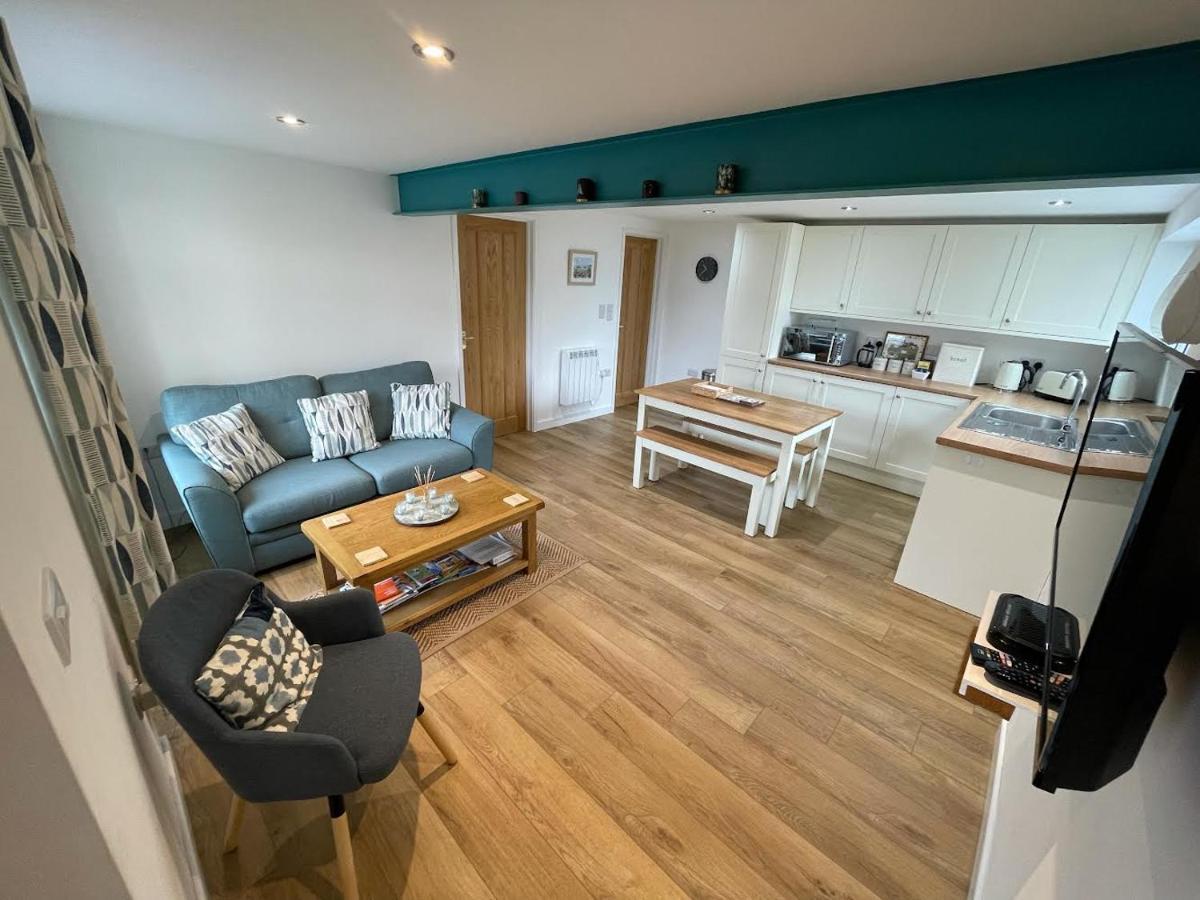 Lovely Ground Floor Apartment In Quiet Village Exeter Eksteriør bilde